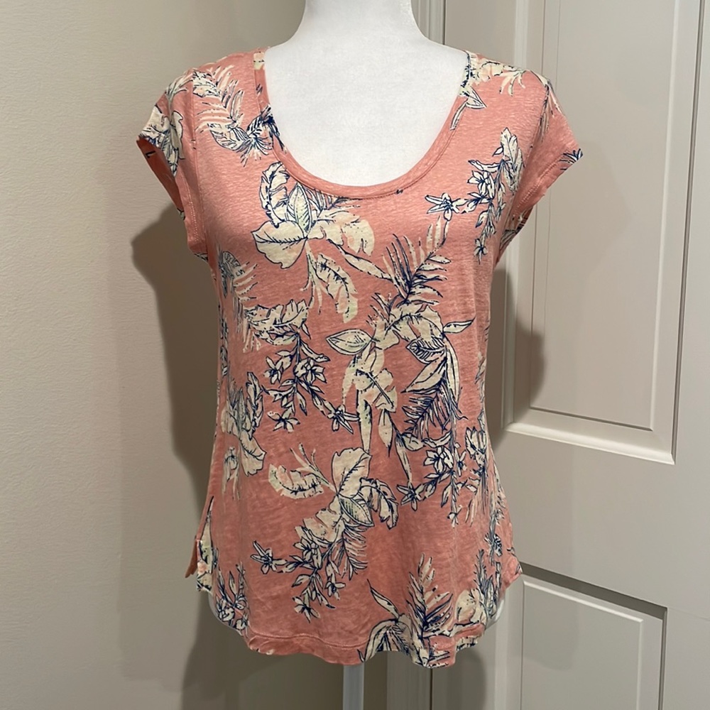 Sanctuary Floral Linen Blend Top. Size Small. Like New.